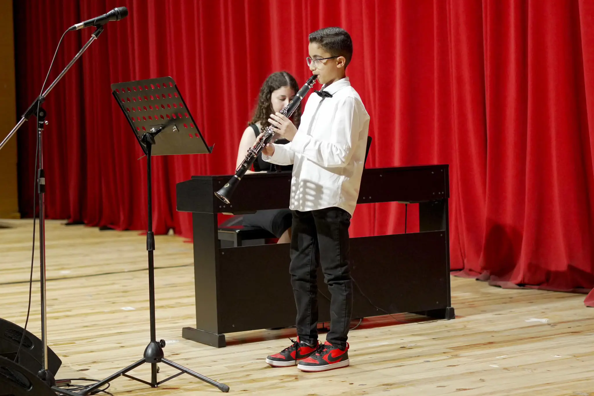 GENÇ MÜZİSYENLER YILSONU KONSERİNDE ALKIŞ TOPLADI galeri görseli